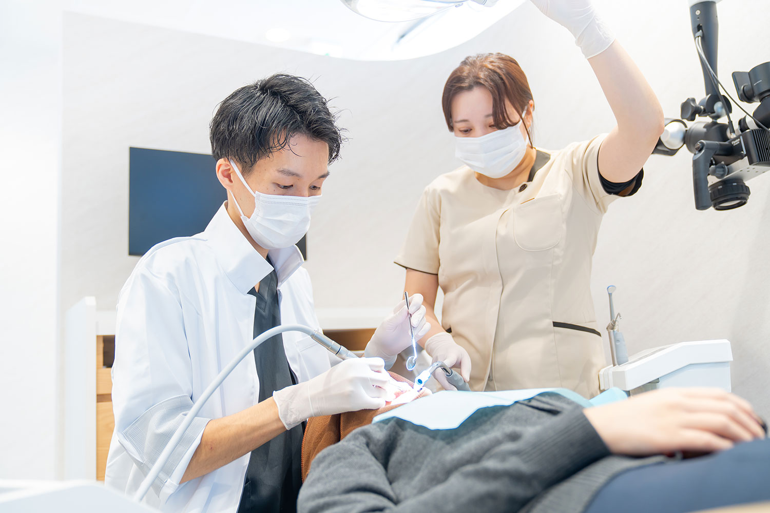 親知らず抜歯後の痛みや腫れについて